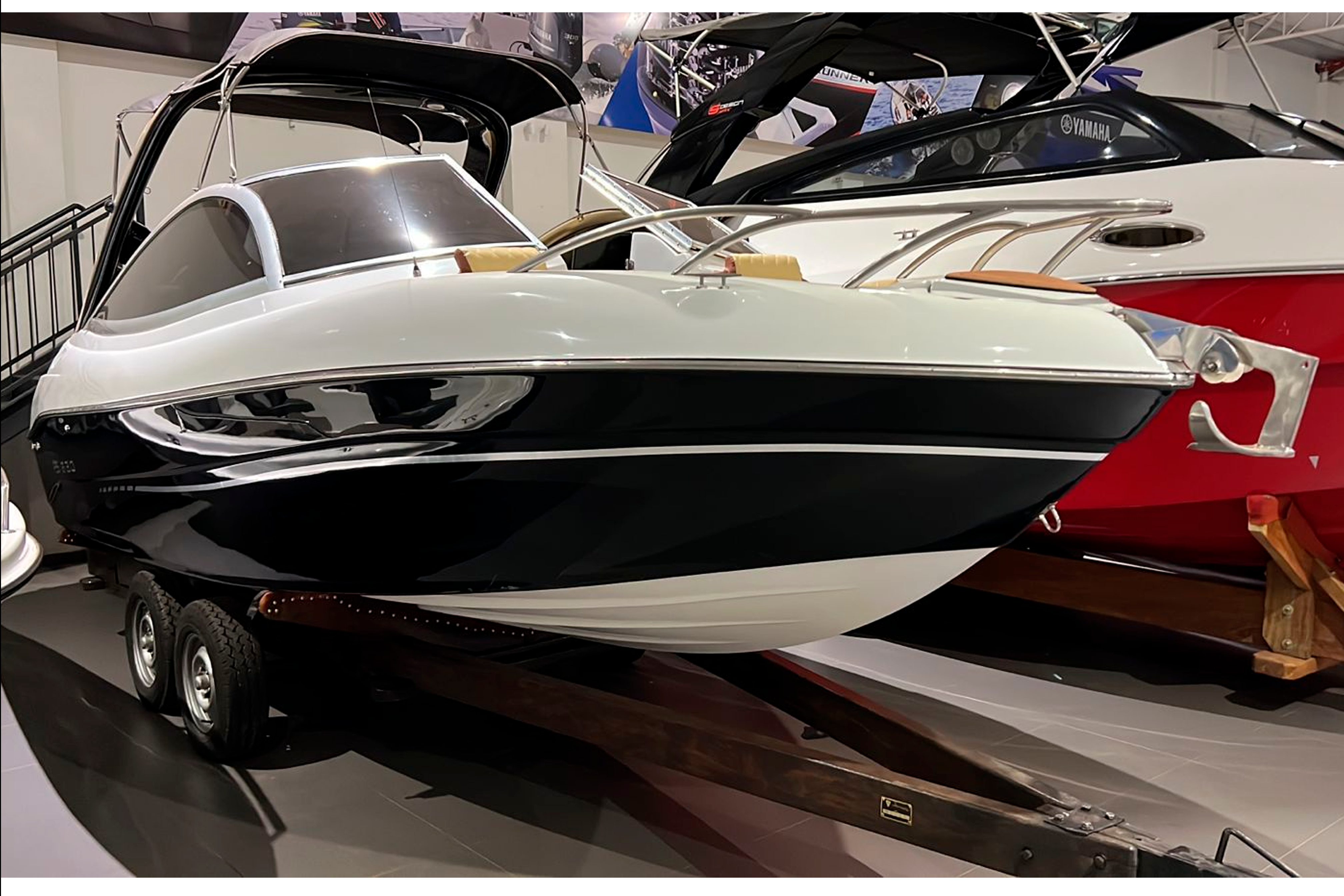FS 230 Sirena - Motor 220 HP Mercruiser - Ano 2013
